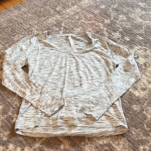 lululemon athletica Light Gray Long Sleeve Top